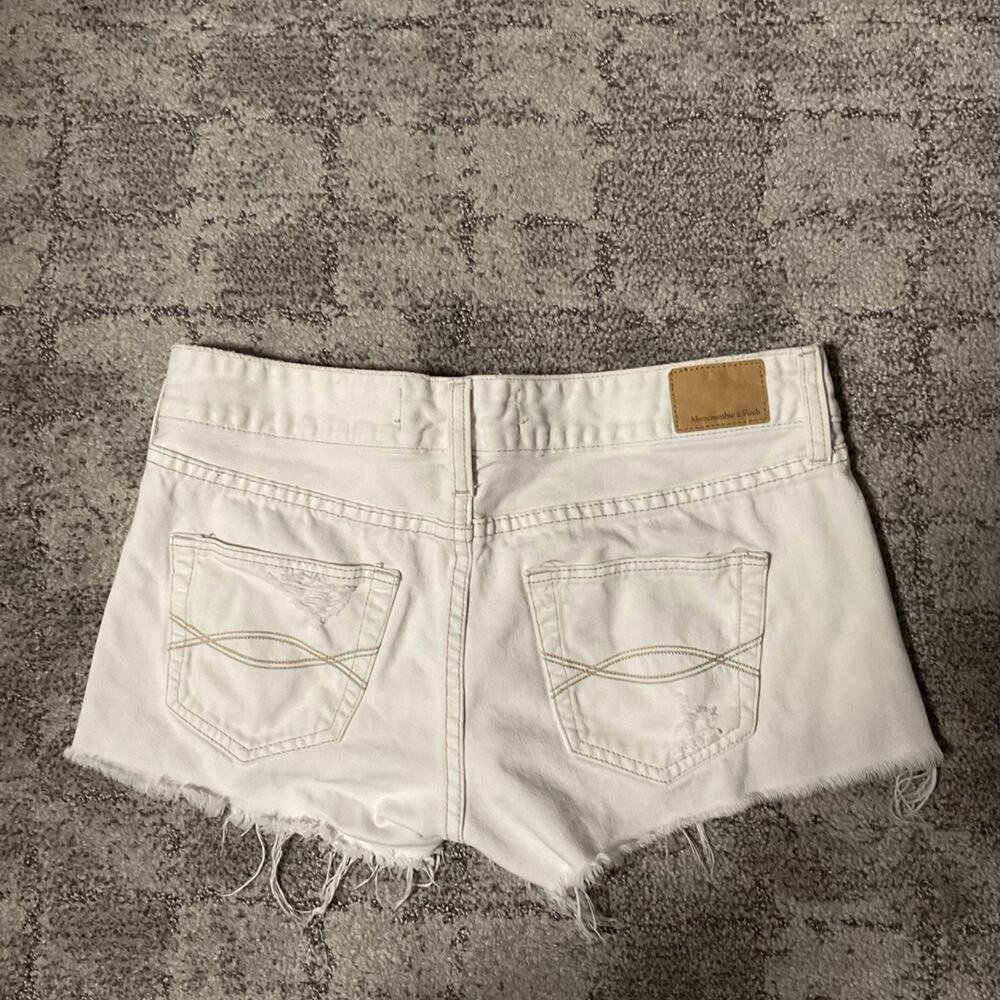 Abercrombie & Fitch white button fly jean shorts low rise distressed 0/25 - Picture 3 of 3
